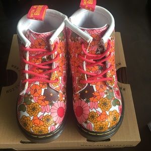 NWT Vintage Daisy Brooklee B Pink Rose Doc Martens